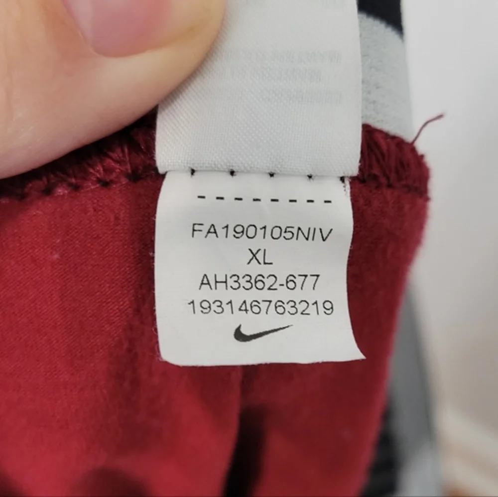 Nike Women's Sportswear Club Leggings Size XL Side Swoosh‎ High Waisted Garnet